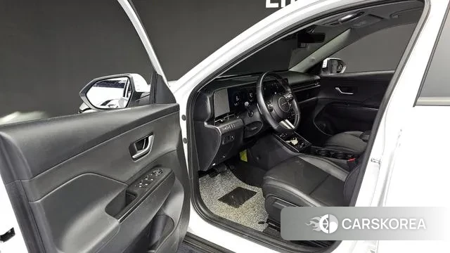 Hyundai Kona (SX2) 2023 Белый из Кореи, фото 2