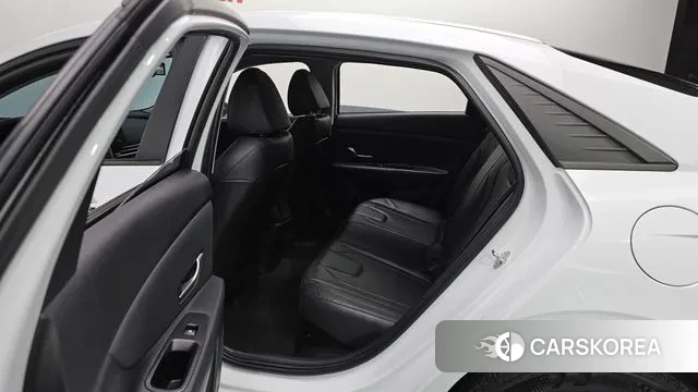 Hyundai Avante Hybrid (CN7) 2022 Белый из Кореи, фото 2