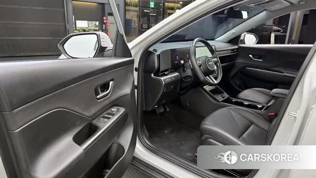 Hyundai Kona (SX2) 2023 Серебристо-серый из Кореи, фото 2