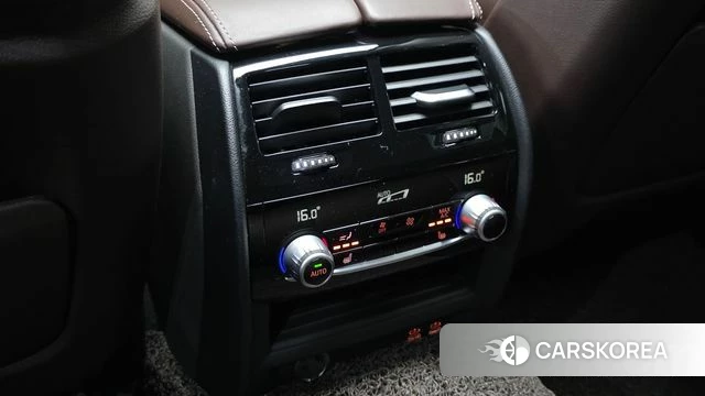 BMW 5 Series (G30) 2019 Серебристо-серый из Кореи, фото 2