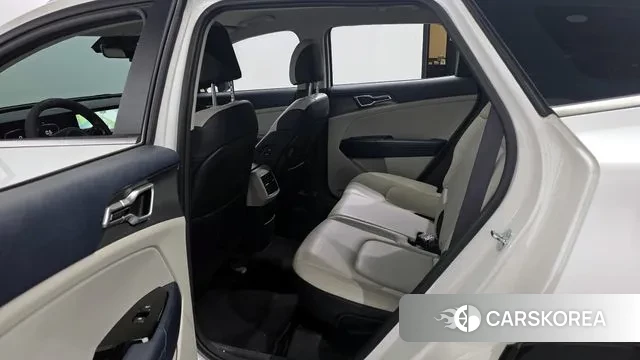 Kia Sportage 5th Generation 2023 Белый из Кореи, фото 2