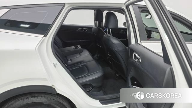 Kia Sportage 5th Generation Hybrid 2022 Белый из Кореи, фото 2