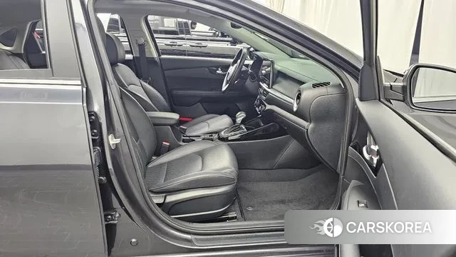 Kia The New K3 2nd generation 2022 Серый из Кореи, фото 2