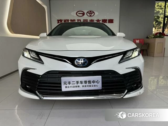 Toyota Camry 2022 Белый из Китая, фото 2