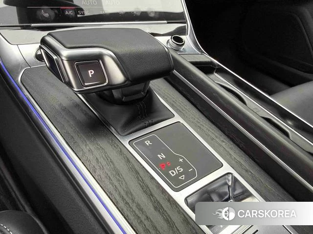 Audi A6L 2023 Черный из Китая, фото 2