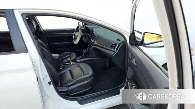 Hyundai Avante AD 2018 Белый из Кореи, фото 2