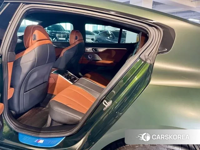 BMW 8 Series (G15) 2022 Темно-зеленый из Кореи, фото 2