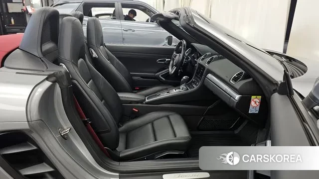 Porsche 718 Boxster 2018 Серебряный из Кореи, фото 2