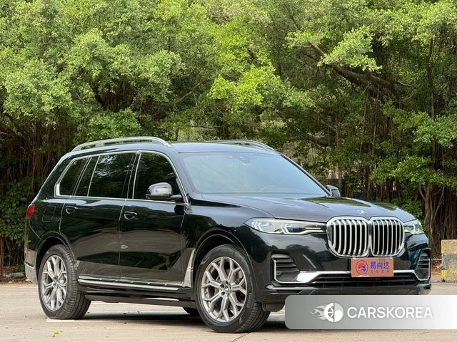 BMW X7 2021 Черный из Китая, фото 2
