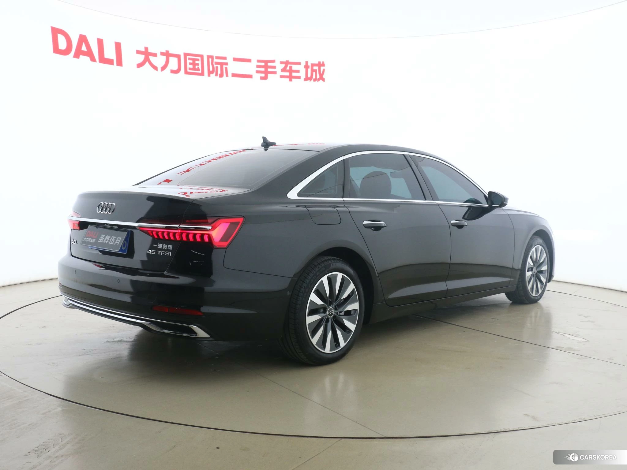 Audi A6L 2022 Черный из Китая, фото 2