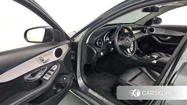 Mercedes-Benz C-Class W205 2018 Серый из Кореи, фото 2