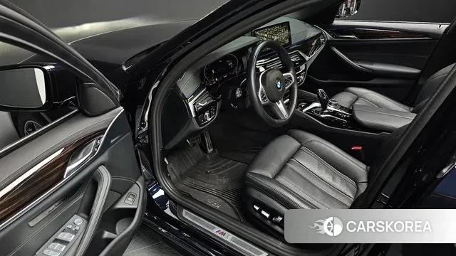 BMW 5 Series (G30) 2022 Черный из Кореи, фото 2