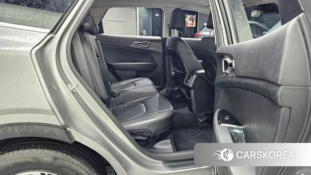 Kia Sportage 5th Generation 2023 Серебристо-серый из Кореи, фото 2