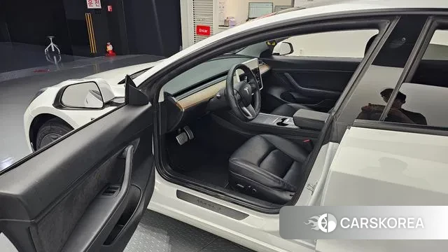 Tesla Model 3 2021 Белый из Кореи, фото 2