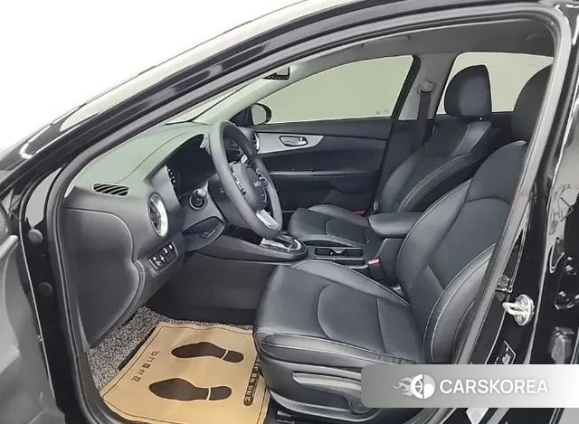 Kia The New K3 2nd generation 2023 Черный из Кореи, фото 2