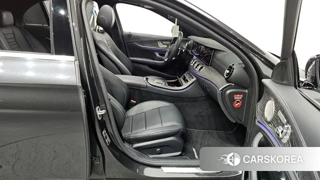 Mercedes-Benz E-Class W213 2021 Серый из Кореи, фото 2