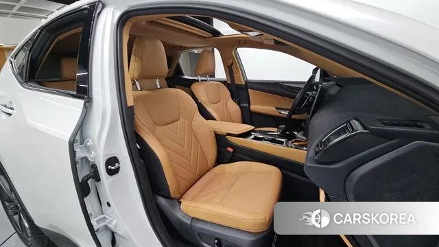 Lexus NX350h Second generation 2024 Белый из Кореи, фото 2