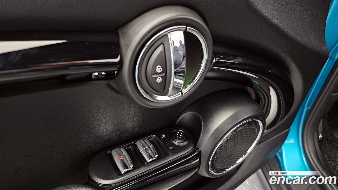 Mini Cooper Convertible 2019 Небесно-голубой из Кореи, фото 2