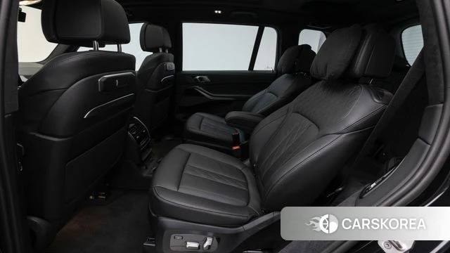 BMW X7 (G07) 2023 Черный из Кореи, фото 2