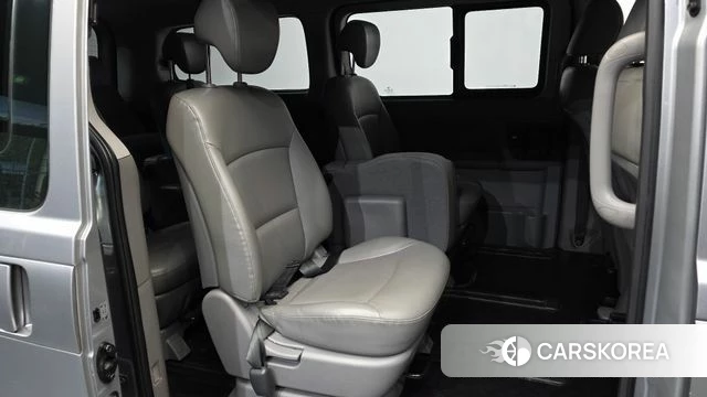 Hyundai The New Grand Starex 2019 Серебристо-серый из Кореи, фото 2