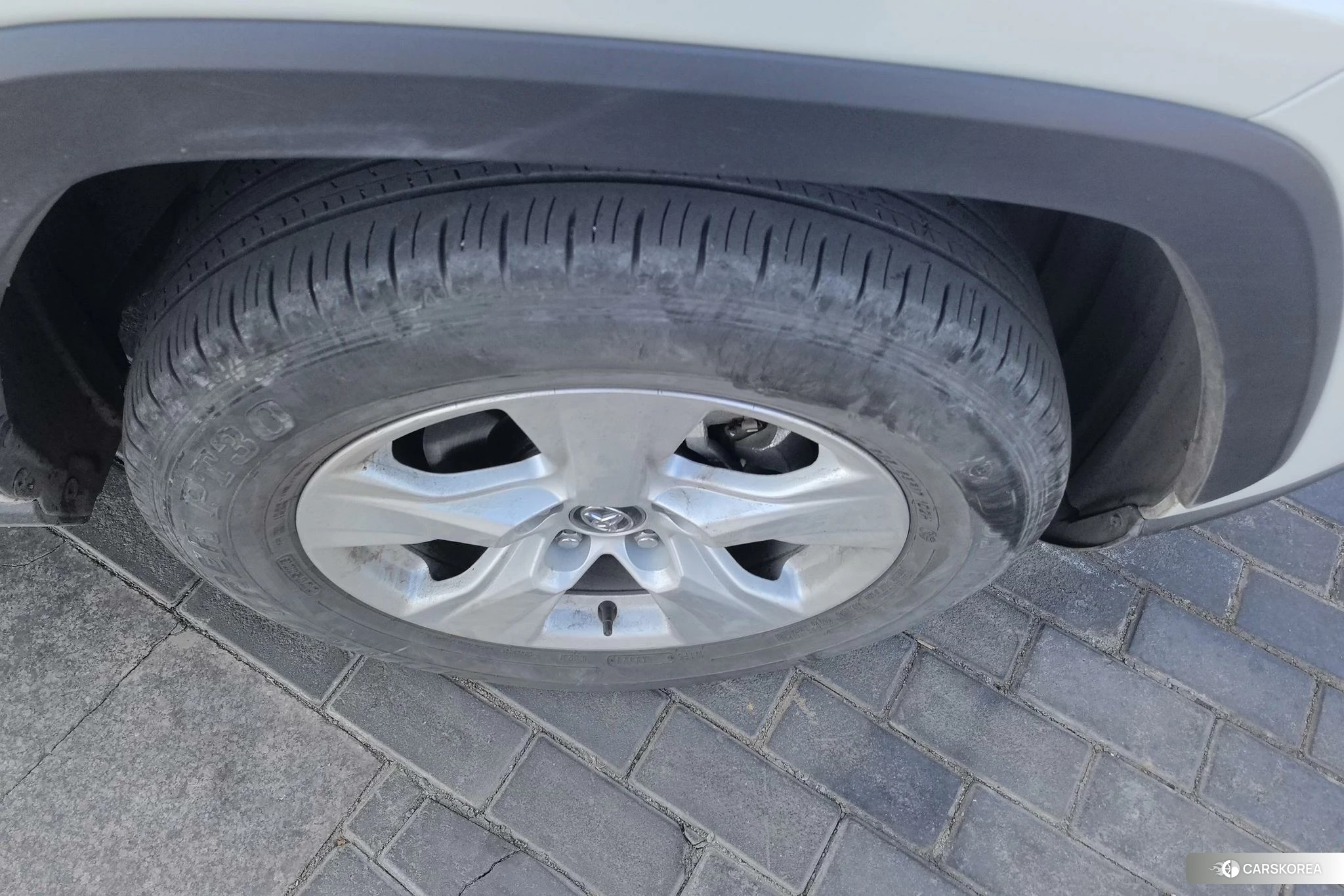 Toyota RAV4 Rongfang 2023 Белый из Китая, фото 2