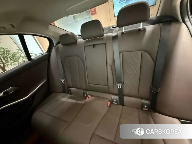 BMW 3 series 2023 Черный из Китая, фото 2