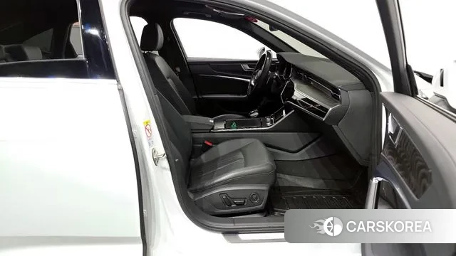 Audi A6 (C8) 2023 Белый из Кореи, фото 2