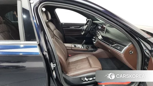 BMW 7 Series (G11) 2019 Черный из Кореи, фото 2