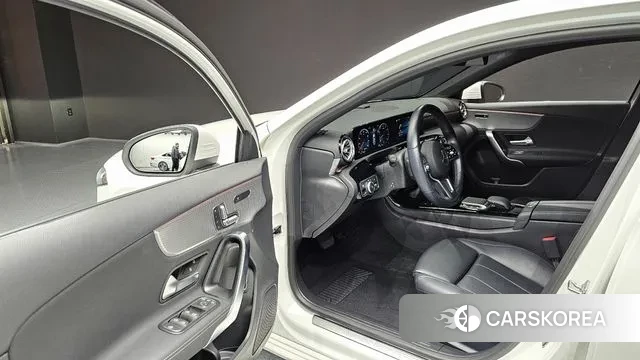 Mercedes-Benz A-Class W177 2021 Белый из Кореи, фото 2