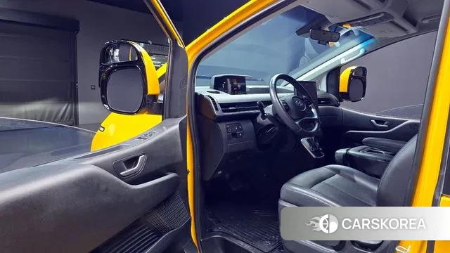 Hyundai Staria 2022 Желтый из Кореи, фото 2