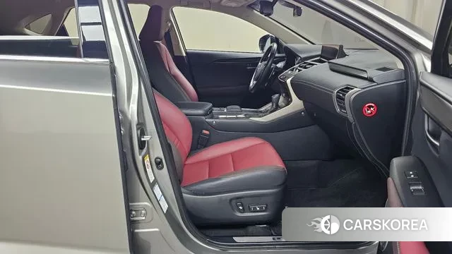 Lexus NX300h 2019 Серый из Кореи, фото 2