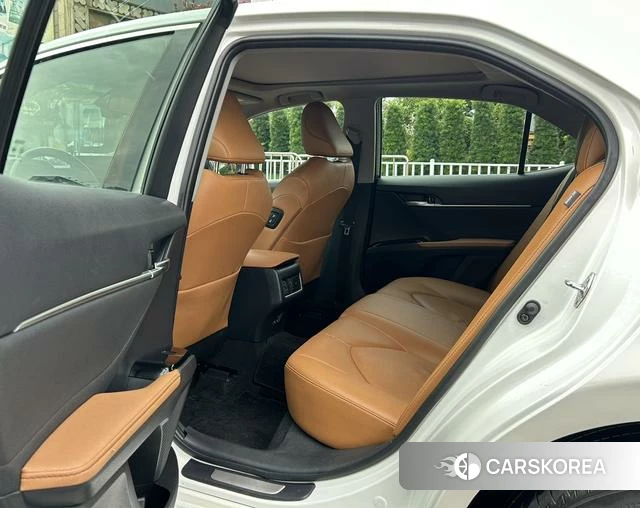 Toyota Camry 2022 Белый из Китая, фото 2