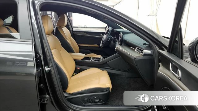 Kia K5 3rd generation 2021 Серый из Кореи, фото 2