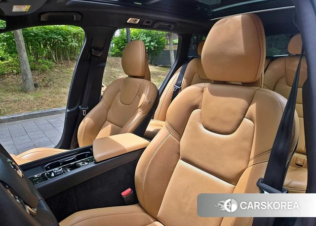 Volvo V60 Cross-Country 2nd Generation 2021 Черный из Кореи, фото 2