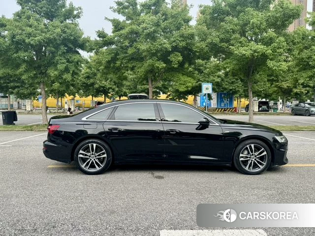 Audi A6L 2021 Черный из Китая, фото 2