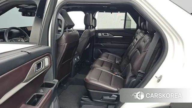 Ford Explorer 6th Generation 2024 Белый из Кореи, фото 2