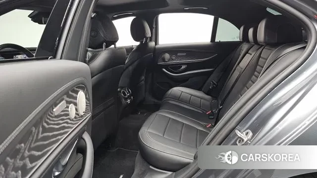 Mercedes-Benz E-Class W213 2023 Серый из Кореи, фото 2