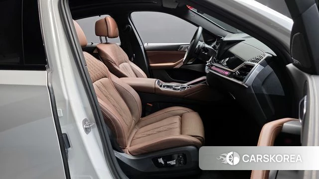 BMW X6 (G06) 2025 Белый из Кореи, фото 2