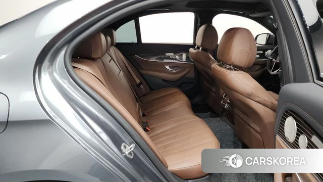 Mercedes-Benz E-Class W213 2021 Серый из Кореи, фото 2