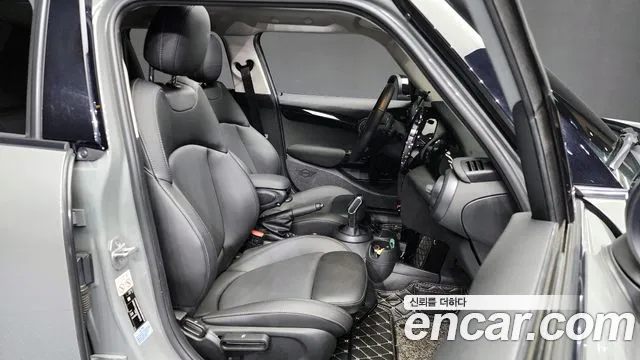 Mini Cooper 2021 Серебряный из Кореи, фото 2