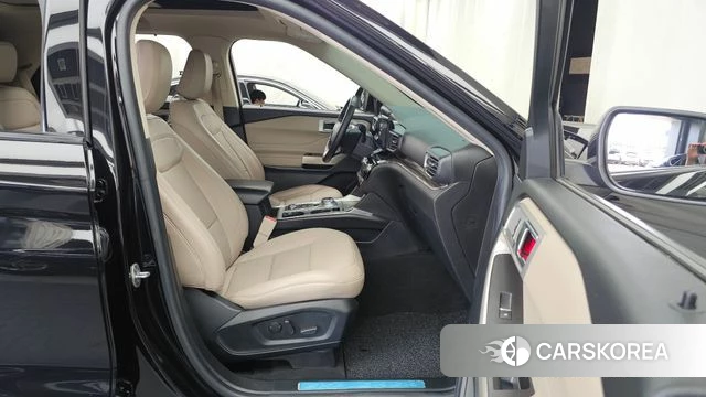 Ford Explorer 6th Generation 2021 Черный из Кореи, фото 2