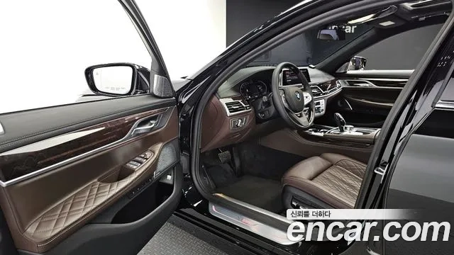 BMW 7 Series (G11) 2020 Черный из Кореи, фото 2