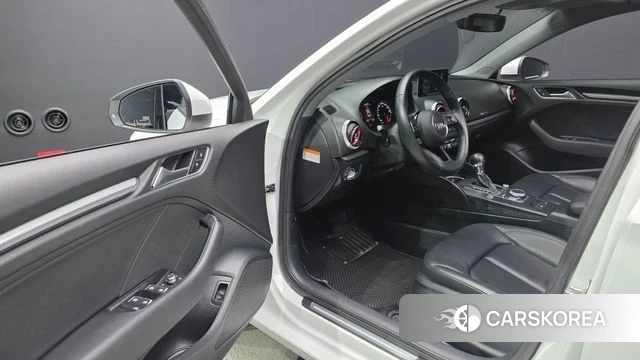 Audi New A3 2018 Белый из Кореи, фото 2