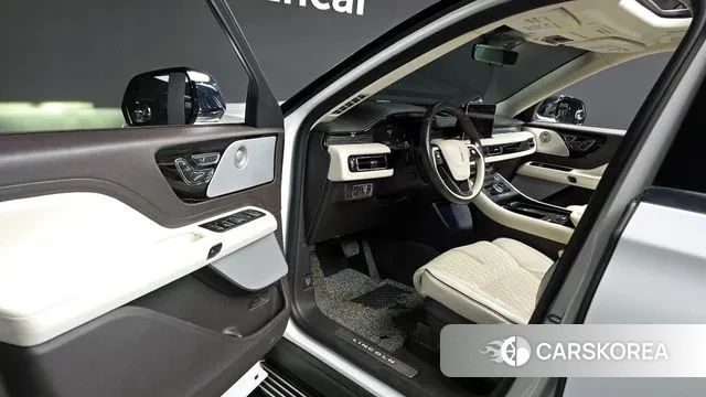 Lincoln Aviator 2nd generation 2021 Белый из Кореи, фото 2