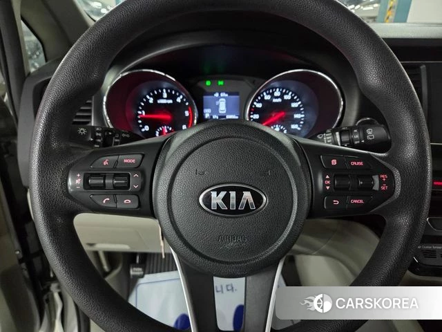 Kia All New Carnival 2018 Серебряный из Кореи, фото 2