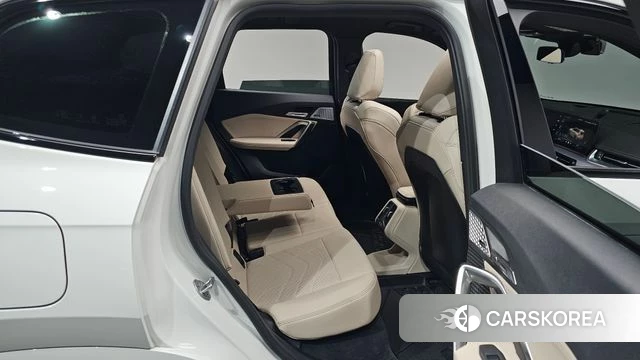 BMW iX1 (U11) 2025 Белый из Кореи, фото 2