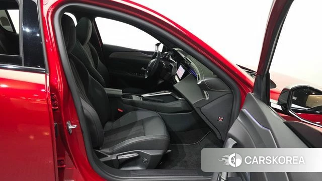 Peugeot 308 Third generation 2025 Красный из Кореи, фото 2