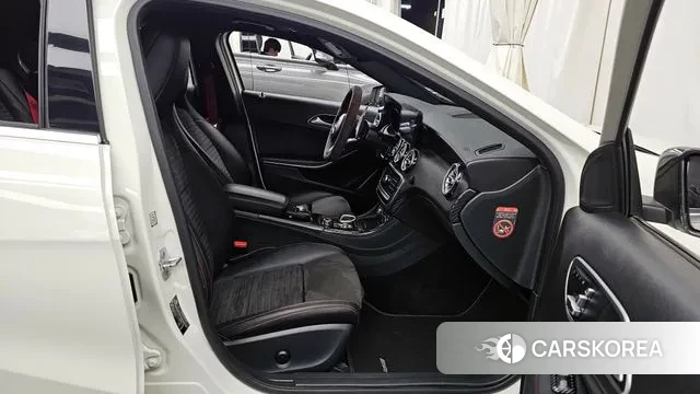 Mercedes-Benz A-Class W176 2018 Белый из Кореи, фото 2