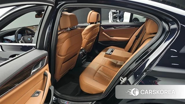 BMW 5 Series (G30) 2021 Черный из Кореи, фото 2