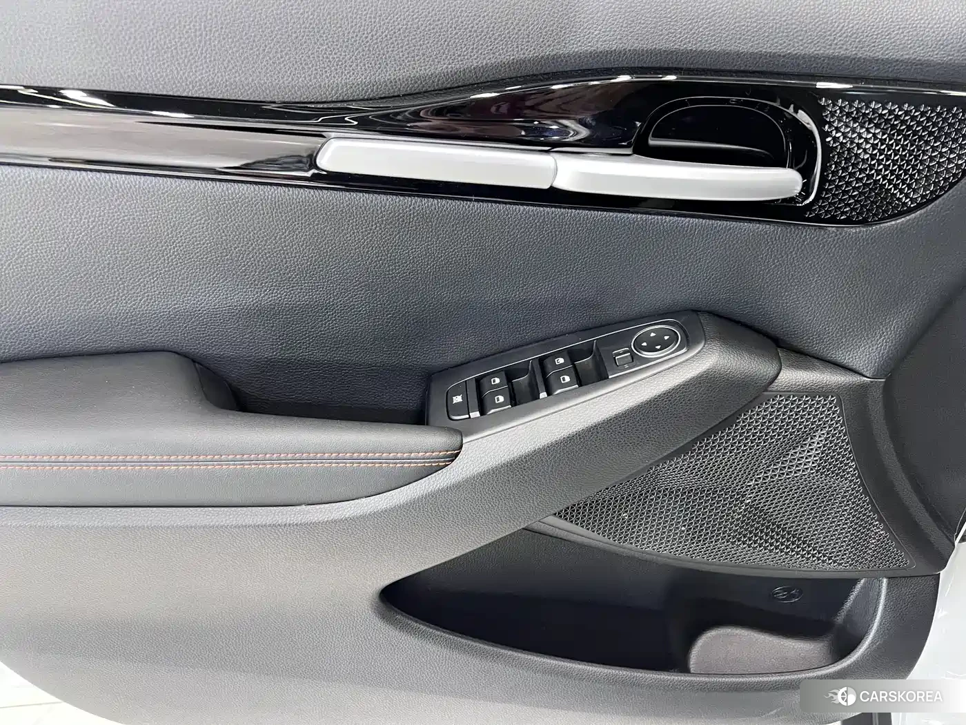 Kia Seltos 2024 Белый из Китая, фото 2